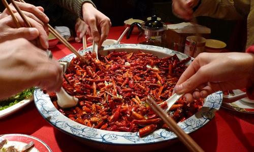 吃得太辣易錯(cuò)失味覺 上班族午餐怎么吃才健康？