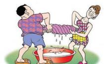 羽絨服應(yīng)該如何清洗？清洗羽絨服的技巧