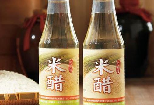 早晨洗臉水中加點“料” 六十歲不長斑！