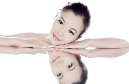 肌膚愛長(zhǎng)痘 養(yǎng)成幾個(gè)好習(xí)慣少長(zhǎng)痘