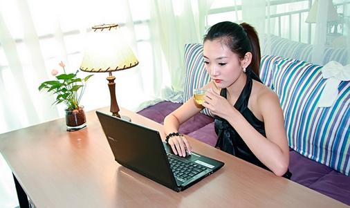 女白領(lǐng)10個(gè)小方法防腰酸背痛
