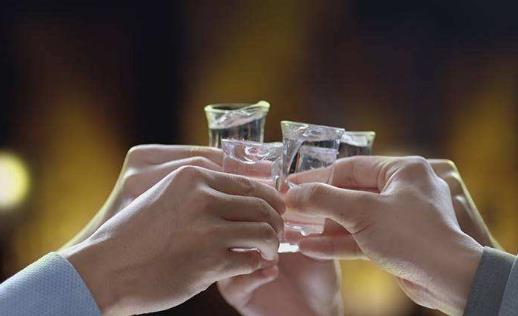 男人喝酒有訣竅 酒桌上必學的九招
