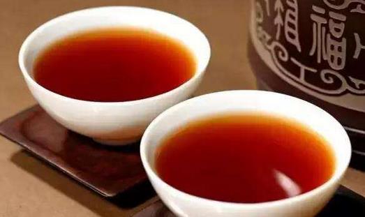 老人常喝濃茶其實很傷身