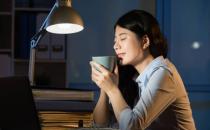 長期熬夜會(huì)誘發(fā)這些疾病！
