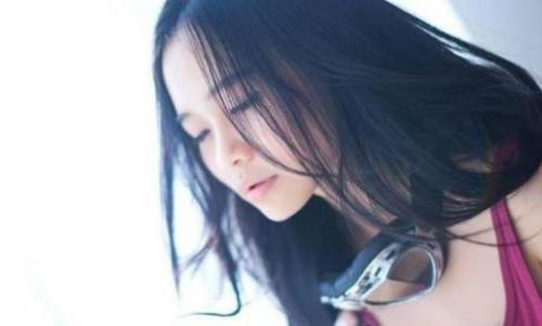 青春期的女孩如何護(hù)膚呢