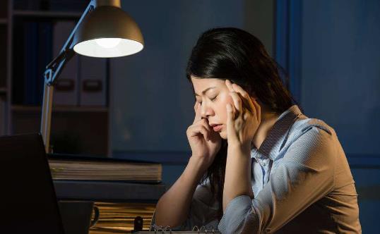 經常熬夜小心擾亂你的經期！