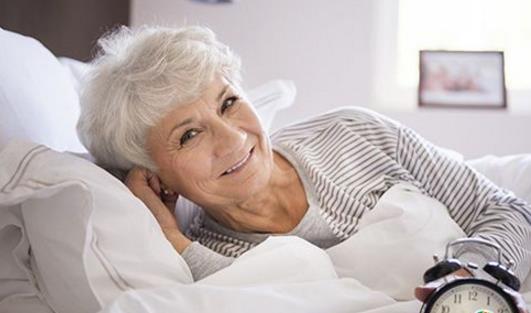 冬季老年人失眠 幾種食物提高睡眠質量