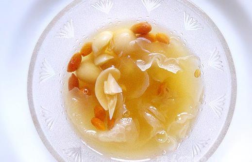 經常熬夜的人吃什么？女性宜選滋陰祛火食療方