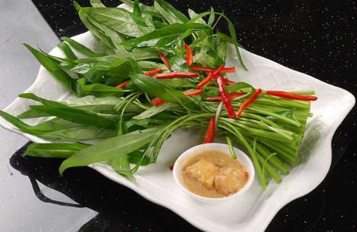 空心菜用油炒過后顏色發黑，這是“有毒物質”嗎？營養師