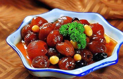 紅棗應(yīng)該生吃還是熟吃？營(yíng)養(yǎng)專家提醒：腸胃不好的人，別