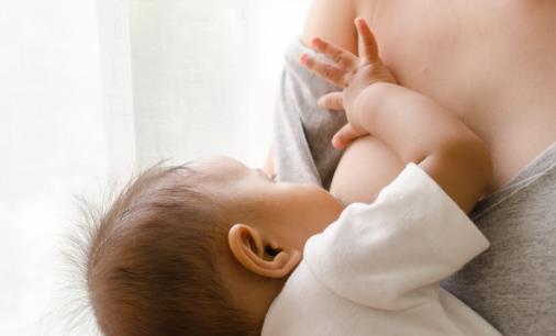 堅持母乳喂養(yǎng)也要走過重重難關 母乳喂養(yǎng)的10個誤區(qū)