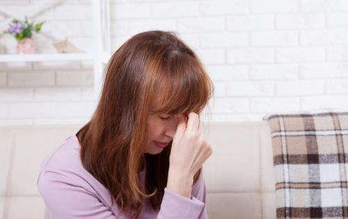 進(jìn)入更年期的女人，這些跡象“蠢蠢欲動(dòng)”，別等降臨了才
