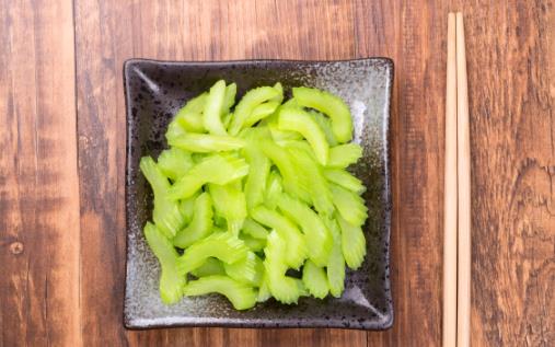 芹菜食療的4大神奇功效 清熱除煩鎮靜助眠