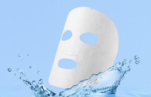 黑面膜、白面膜不重要！醫(yī)師教你看成分挑對(duì)面膜