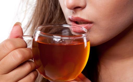 夏日飲茶好處多，醫生提醒：有兩類女性不宜飲茶，否則會