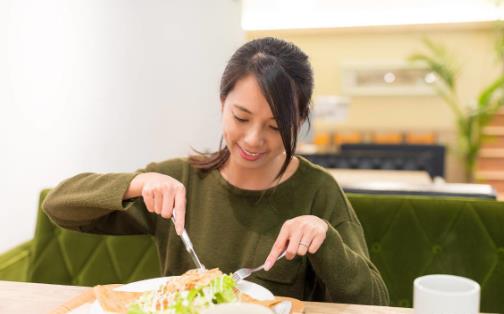 吃飯細(xì)嚼慢咽有好處？6大好處讓你驚呆