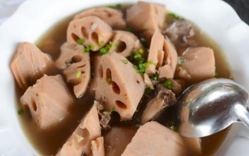 立秋之后要吃藕，七孔藕和九孔藕有區(qū)別嗎？搭配排骨食療