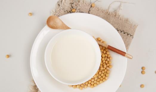 喝豆?jié){的好處 喝豆?jié){要注意的五個禁忌