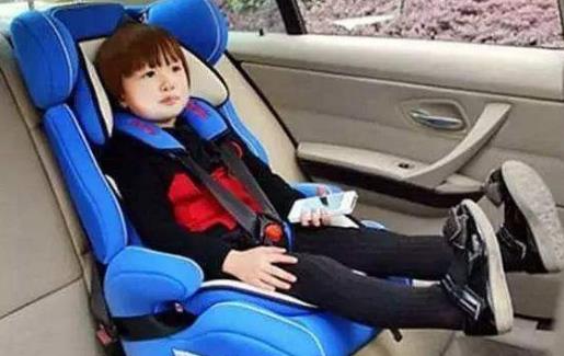 寶寶乘車注意事項(xiàng) 孩子不宜系成人安全帶