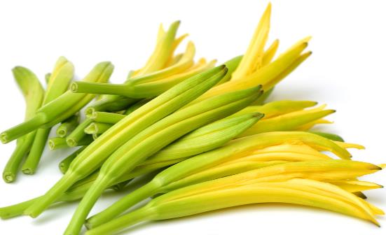 黃花菜被稱為“健腦菜”，好處多，但有禁忌，吃不對(duì)或會(huì)引起中毒