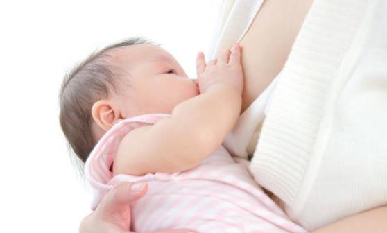 寶寶吃母乳身體發抖咋回事 母乳喂養時的注意事項