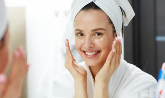 女生什么時候用眼霜最好 眼霜的使用誤區分享