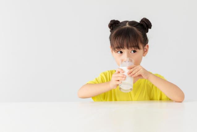 如何提高兒童免疫力？試試吃點(diǎn)湯臣倍健牛初乳粉！