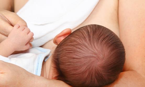 夜奶頻繁影響寶寶發育 如何給寶寶斷夜奶