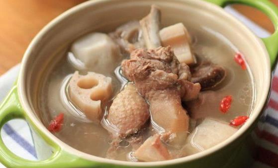 蓮藕開(kāi)胃清熱滋補(bǔ)養(yǎng)身 推薦四款蓮藕食療方