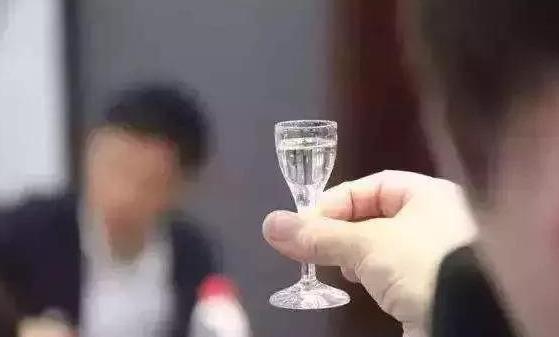 適量喝酒也能帶來益處 飲酒有助預(yù)防關(guān)節(jié)炎