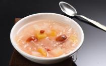 冰糖雪梨有止咳潤(rùn)肺功效 冰糖雪梨梨是關(guān)鍵食材