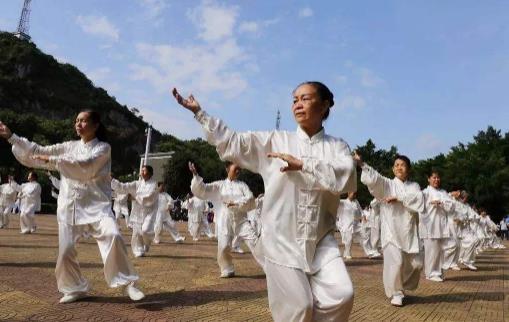 八段錦晚上十點(diǎn)多做好嗎 八段錦晚上九點(diǎn)后能練嗎